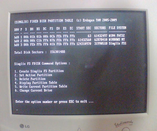 Singlix FSFDISK.COM running (a standalone DOS program)